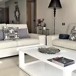 Villa Aroa