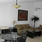 Hermosa Suite Alberca Areas Verdes Blvd Bernardo Quintana 17D