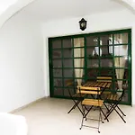 Book Jet - Bungalow Style & Comfort
