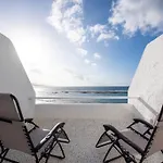 Beachfront Apt With Open Terrace In Las Canteras