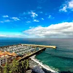 Los Gigantes Marina, Water Front