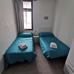 Next To The Beach - Wifi - 3 Rooms - 4 Beds