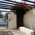 Playa Roca Cosy Studio - Seafront Pool Complex