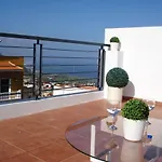 Bright Apartment With Sea View In Icod De Los Vinos 157 M²