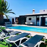 Villa Mariola With Private Pool, Sea View, Sat-Tv & Free Wifi