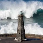 Surf & Stay