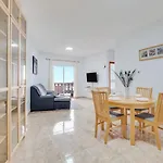 Three Bedroom Apartment II Near Sc