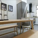 City Center Nearby The Beach +3Bed +2Bath +Wifi