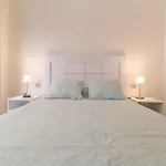 New And Cute Studio Close To The Beach.