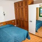 Apartamentos La Palmera