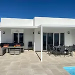 Villa Ashdene - Luxury Modern Villa With Large Heated Pool Wifi Uk Tv Bar & Bbq