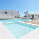 Las Mimosas. Bajo Con Wifi. Piscinas Comunitarias