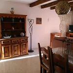 Confortable, Bright, Well Located Apartment