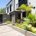 La Casita Gris