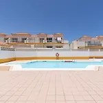 Apartamento Con Piscina Cerca De Playa Del Castillo