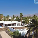 Villa Magica 7 Minutes Walk To Center With Pool And A/C