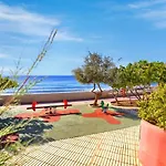 Dream Holidays, Wonderful Ocean View, Fast Wi-Fi