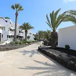 Casa Linda 2 Bed Apartment In Costa Teguise