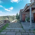 Mountain Hideaway House In Moya