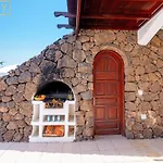 Villa Magica 7 Minutes Walk To Center With Pool And A/C