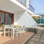 Bonito Bungalow Con Piscina Junto A La Playa