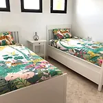 Villa Hermosa Vida, Beautiful 3 Bed 2 Bath With Air Con, Free Wifi & Private Pool