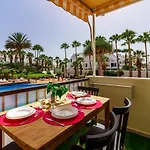 Fantasticstylish & Aircon, Near Lasamericas Beach