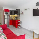 Fantasticstylish & Aircon, Near Lasamericas Beach