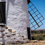 Historica Villa Con Molino De Viento