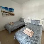 Oasis Blue - Beautiful 1 Bedroom Apartment On Private Complex With Pool