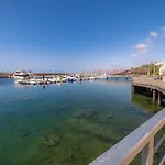 Vista Al Muelle By Hh