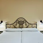 Apartamentos Frontera