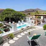 Eslanzarote Testeyna House, Heated Pool, Super Wifi, Sat Tv, View To The Volcanoes