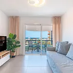 Modern Ocean View Apartment Ph12