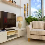 Canarian Holiday Home - Luxury Condo Near Yumbo