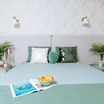 Amazing Renovated Pool View Apartment, 2 Min To Fanabe Beach