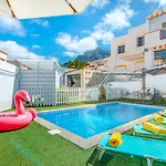 Luxury House With Private Heated Pool, Bbq And Private Parking