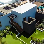 Villa Cavendish With Sea Views And Heatable Pool Close To Flamingo Beach