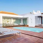 Luxury Villa 'La Bonita' With Private Heated Pool, Bbq & Free Wifi- Suiteable For Familiesfriends