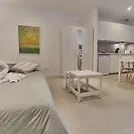 Malibu Mogan Casita Bonsai - Wifi & Beach Studio