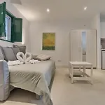 Malibu Mogan Casita Bonsai - Wifi & Beach Studio