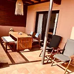 Stillvolle Villa Mit Terrasse, Garten Und Grill