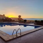 Atlantic Serenity Suites By Eden Rentals