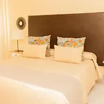 La Rivera Apartments
