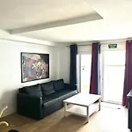 Flower Beach Suite 14