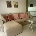 Happy Space Apartment