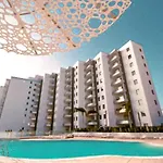 3-Bed Flat , Ocean Garden , Heated Pool & Parking, Pp207