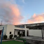 Country House With Shared Pool And Views