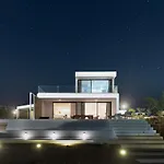 Villa Elena, Luxery Villa With Swimming Pool!