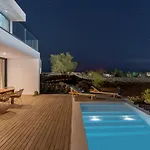 Villa Elena, Luxery Villa With Swimming Pool!
